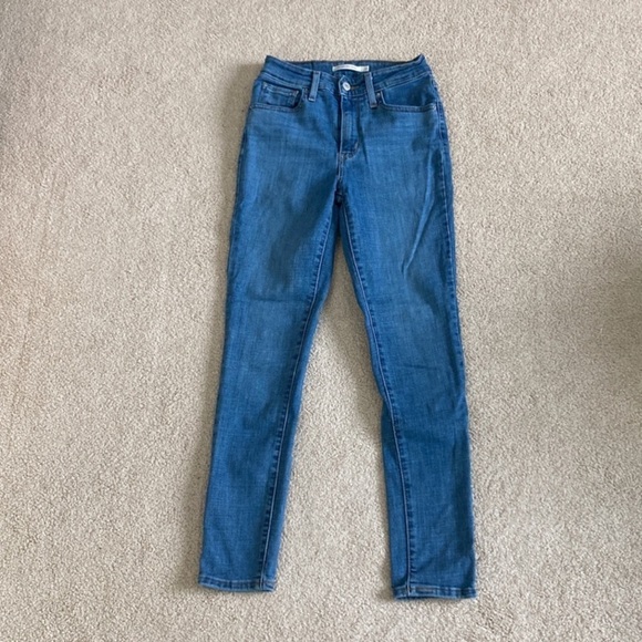 Levi's Denim - Levi’s 721 high rise skinny blue jeans in size 25
